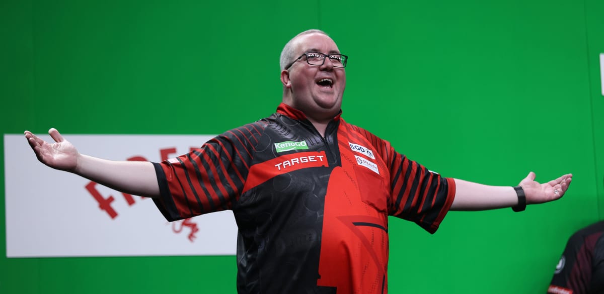 Bunting targeting World Series of Darts milestone in Auckland